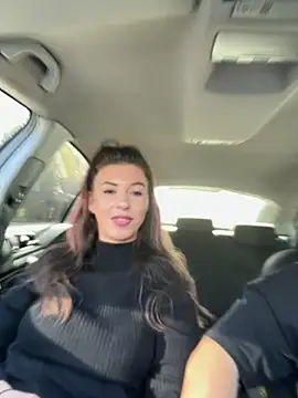 Snapshot of CrazyInTwo chatting on 1, 11, 2025 CrazyInTwo online show from 1, 11, 2025