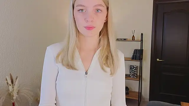 Snapshot of Susan_Sanders_ chatting on 23, 10, 2025 Susan Sanders  online show from 23, 10, 2025