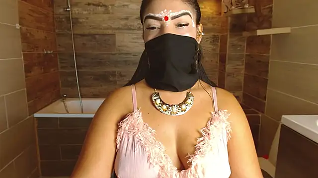 Snapshot of Iniya_Parul chatting on 12, 5, 2026 Iniya Parul online show from 12, 5, 2026