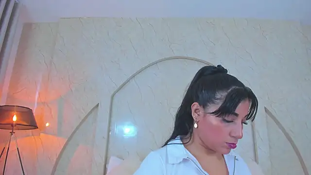 Snapshot of Antonella_Russo1 chatting on 20, 12, 2025 Antonella Russo1 online show from 20, 12, 2025