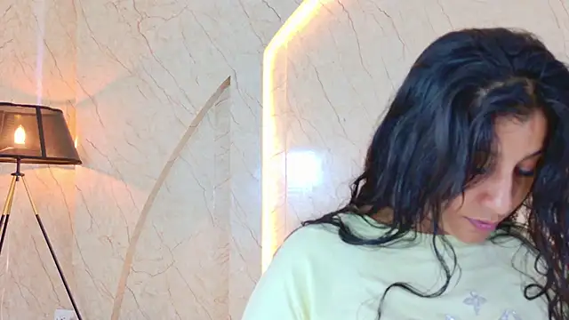 Snapshot of Antonella_Russo1 chatting on 29, 4, 2026 Antonella Russo1 online show from 29, 4, 2026