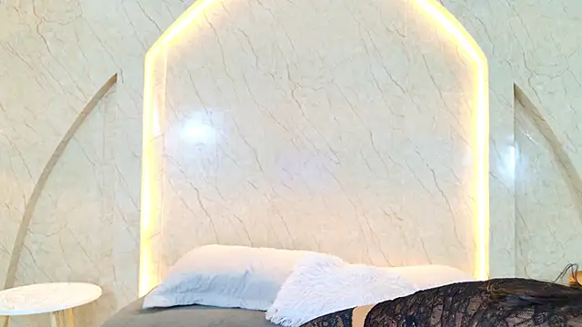 Snapshot of Antonella_Russo1 chatting on 19, 5, 2026 Antonella Russo1 online show from 19, 5, 2026