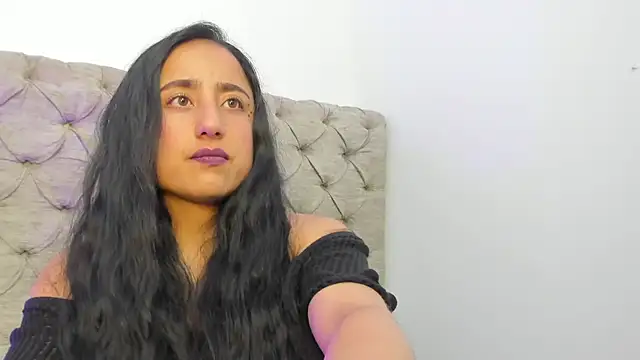 Samanta Fischer online show from 10, 11, 2025