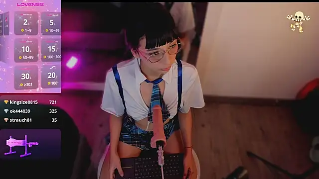 michelle cutee  online show from 10, 11, 2025