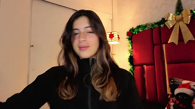 Snapshot of moon_winy chatting on 16, 12, 2025 moon winy online show from 16, 12, 2025