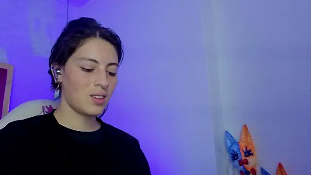 Snapshot of moon_winy chatting on 18, 2, 2026 moon winy online show from 18, 2, 2026