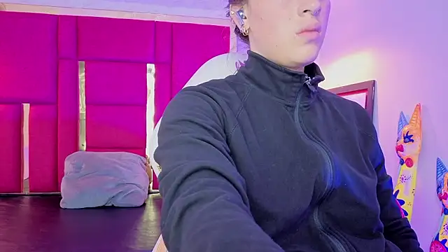 moon winy online show from 21, 3, 2026