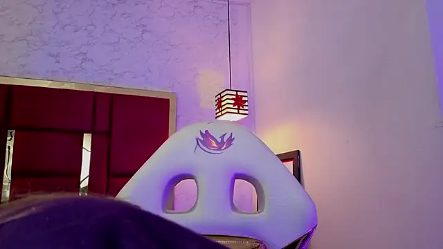 Snapshot of moon_winy chatting on 26, 4, 2026 moon winy online show from 26, 4, 2026