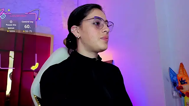 Snapshot of moon_winy chatting on 23, 5, 2026 moon winy online show from 23, 5, 2026