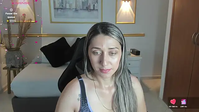 karlyy  online show from 1, 12, 2025