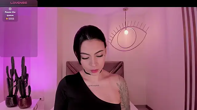 ChristineFord  online show from 12, 11, 2025