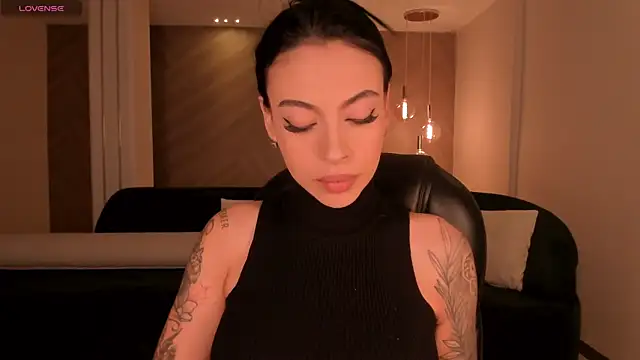 Snapshot of ChristineFord_ chatting on 1, 7, 2026 ChristineFord online show from 1, 7, 2026
