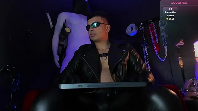 Snapshot of Master_Connor_BDSM chatting on 11, 5, 2026 Master Connor BDSM online show from 11, 5, 2026