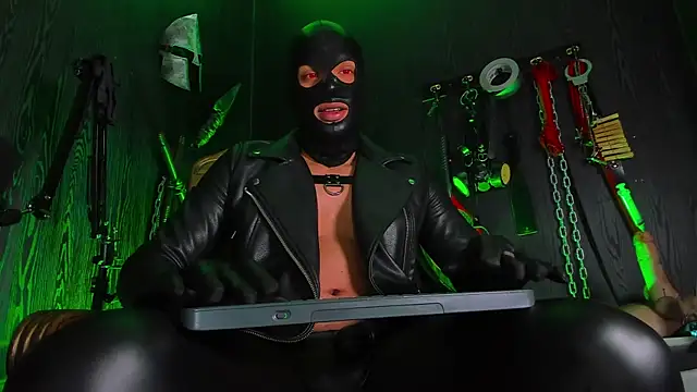 Snapshot of Master_Connor_BDSM chatting on 15, 7, 2026 Master Connor BDSM online show from 15, 7, 2026
