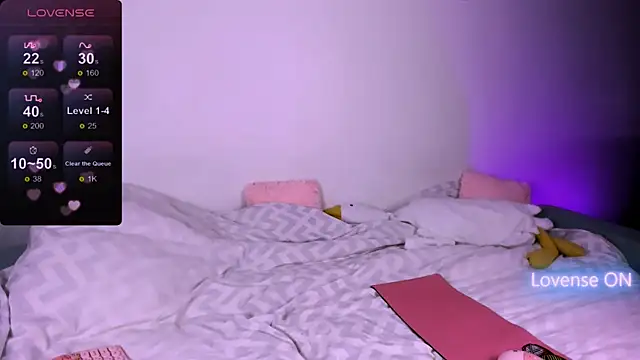 3 Cara Delfie 4 online show from 15, 12, 2025