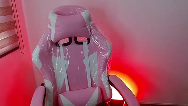 Snapshot of kathy_de chatting on 22, 10, 2025 kathy de online show from 22, 10, 2025