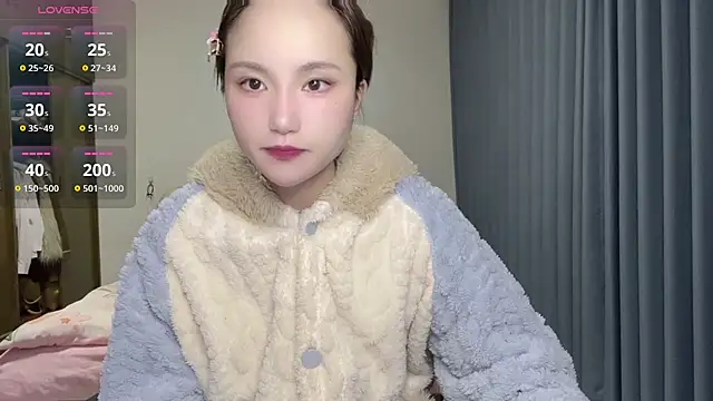 Momo-999 online show from 4, 12, 2025