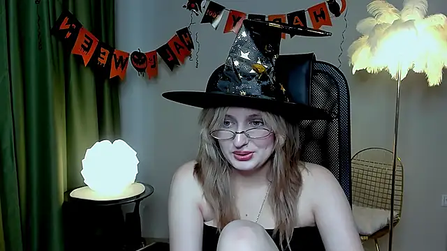 ScarlettScril online show from 24, 10, 2025
