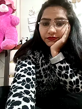 Vanshika1432 online show from 22, 12, 2025