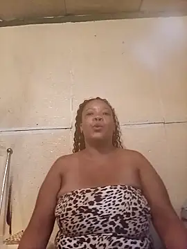 boobsqueenxo online show from 16, 3, 2026