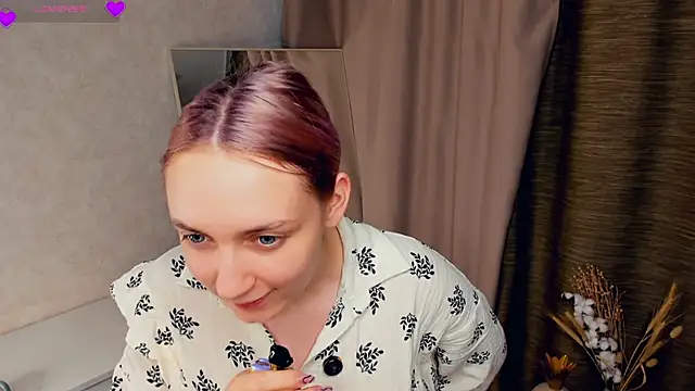 Snapshot of AdelineFabel chatting on 26, 10, 2025 AdelineFabel online show from 26, 10, 2025