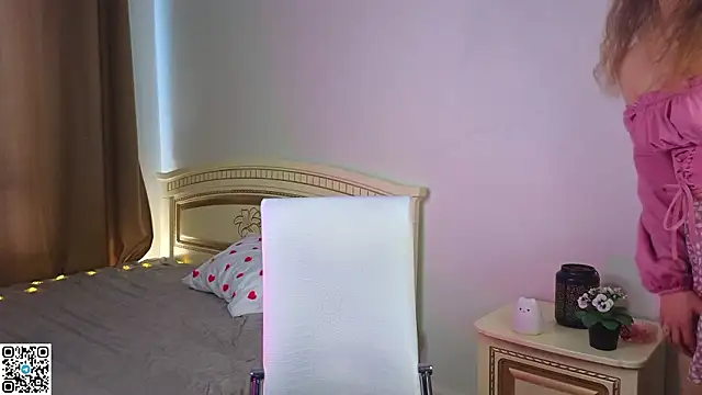 FoxFever online show from 4, 3, 2026