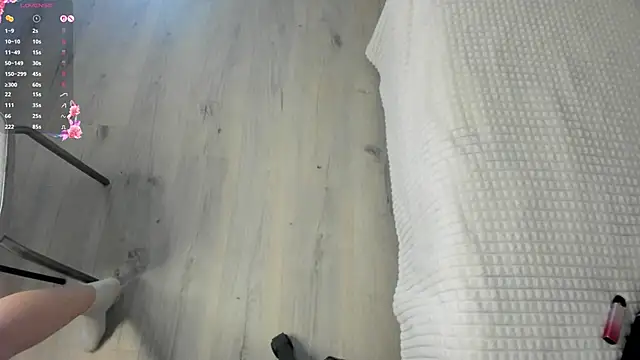 NayaValen online show from 8, 4, 2026