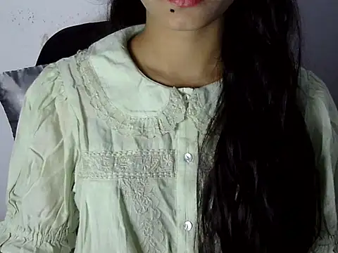 Snapshot of Shezi_N chatting on 4, 8, 2026 Shezi N online show from 4, 8, 2026