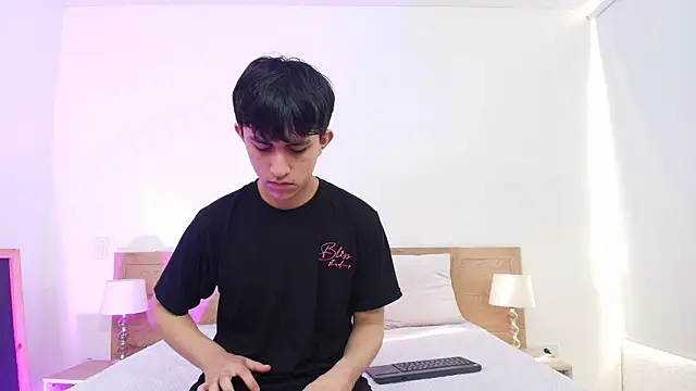 hoot booys  online show from 23, 3, 2026