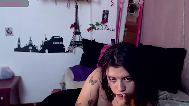 petite coral online show from 22, 3, 2026