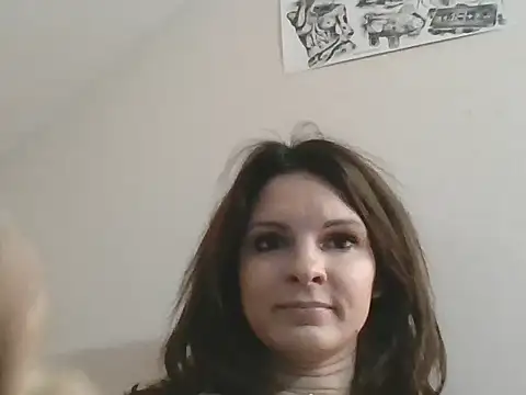 kinkysarahx online show from 3, 12, 2025