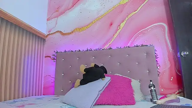 mia  blaze   online show from 31, 10, 2025