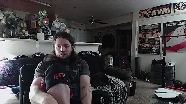 biggerisbetter12 online show from 15, 4, 2026