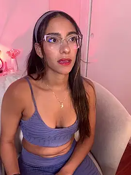 Snapshot of elegant__rouse chatting on 12, 6, 2026 elegant rouse online show from 12, 6, 2026