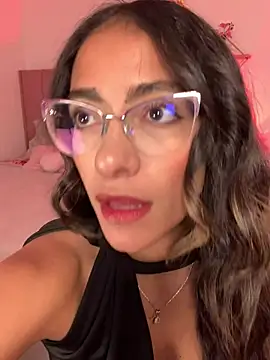 Snapshot of elegant__rouse chatting on 11, 7, 2026 elegant rouse online show from 11, 7, 2026