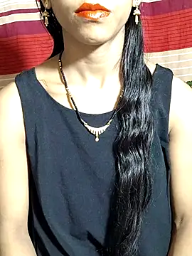 Itz Aisha   online show from 5, 11, 2025