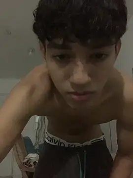 Snapshot of Alex_king17 chatting on 8, 4, 2026 Alex king17 online show from 8, 4, 2026