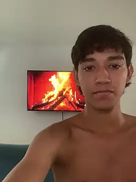 Snapshot of Alex_king17 chatting on 11, 4, 2026 Alex king17 online show from 11, 4, 2026