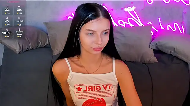 Eva Mayers online show from 5, 11, 2025