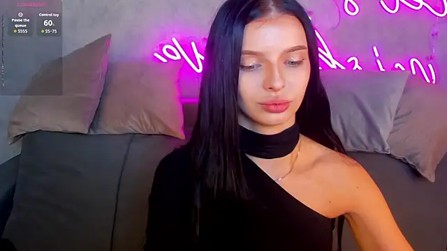 Eva Mayers online show from 6, 11, 2025