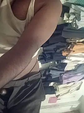 Snapshot of RNlov chatting on 3, 11, 2025 RNlov online show from 3, 11, 2025