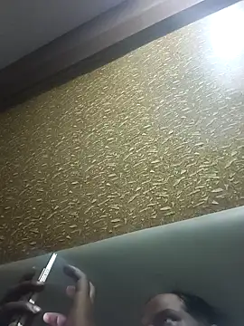 Snapshot of RNlov chatting on 8, 11, 2025 RNlov online show from 8, 11, 2025