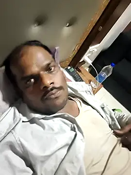 Snapshot of RNlov chatting on 10, 11, 2025 RNlov online show from 10, 11, 2025