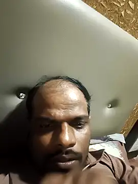 Snapshot of RNlov chatting on 11, 11, 2025 RNlov online show from 11, 11, 2025