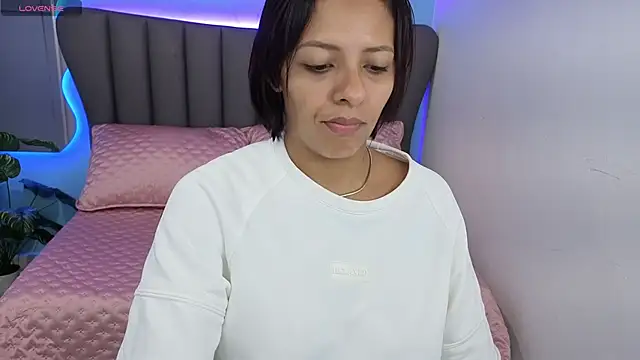 Aria Russo online show from 14, 11, 2025