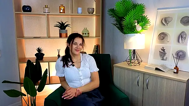 Snapshot of KerriDezalia chatting on 23, 10, 2025 KerriDezalia online show from 23, 10, 2025
