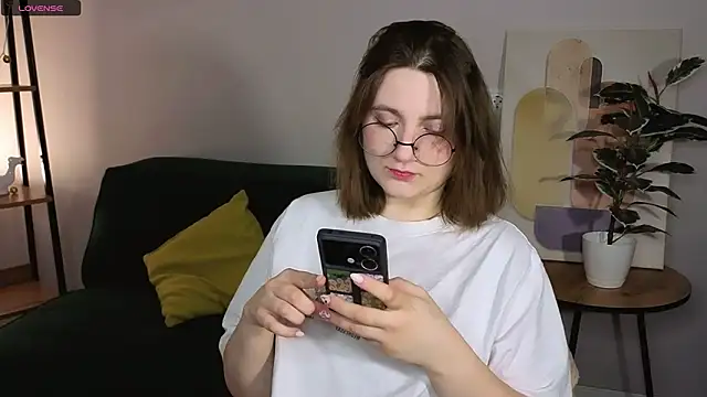 Snapshot of fairy_tara chatting on 1, 3, 2026 fairy tara online show from 1, 3, 2026