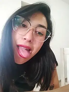 Snapshot of Chinitaaa28 chatting on 2, 11, 2025 Chinitaaa28 online show from 2, 11, 2025