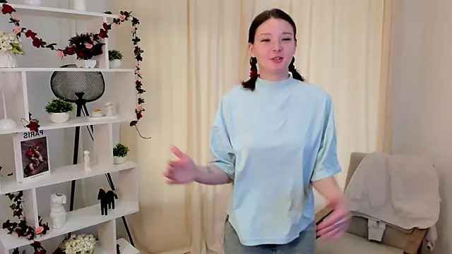 Snapshot of TeressaGimar chatting on 21, 10, 2025 TeressaGimar online show from 21, 10, 2025
