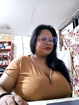 Snapshot of celeste122595 chatting on 12, 11, 2025 celeste122595 online show from 12, 11, 2025